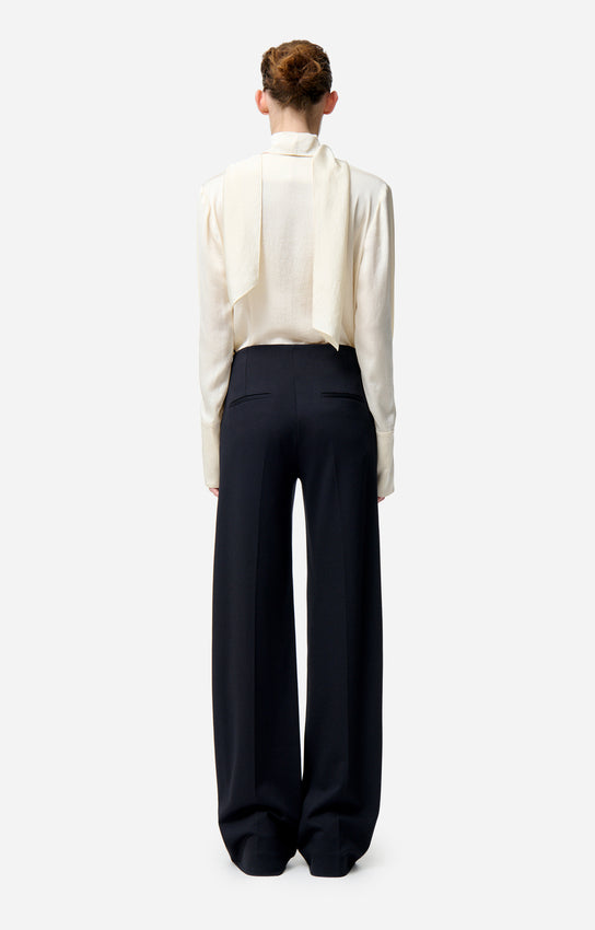 Faru Pantalon, Marine