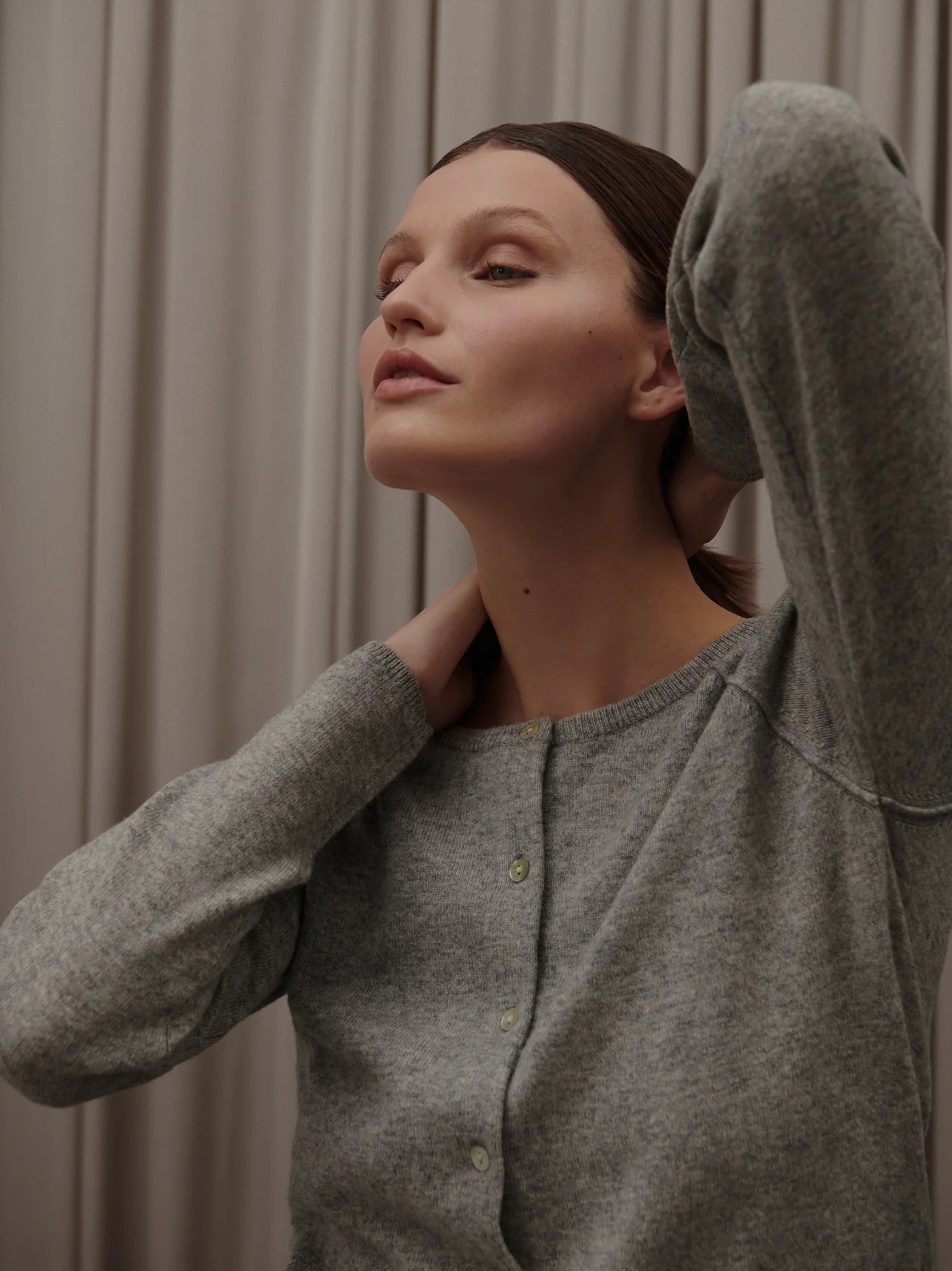 Laica O-Neck Cardigan, ljusgrå