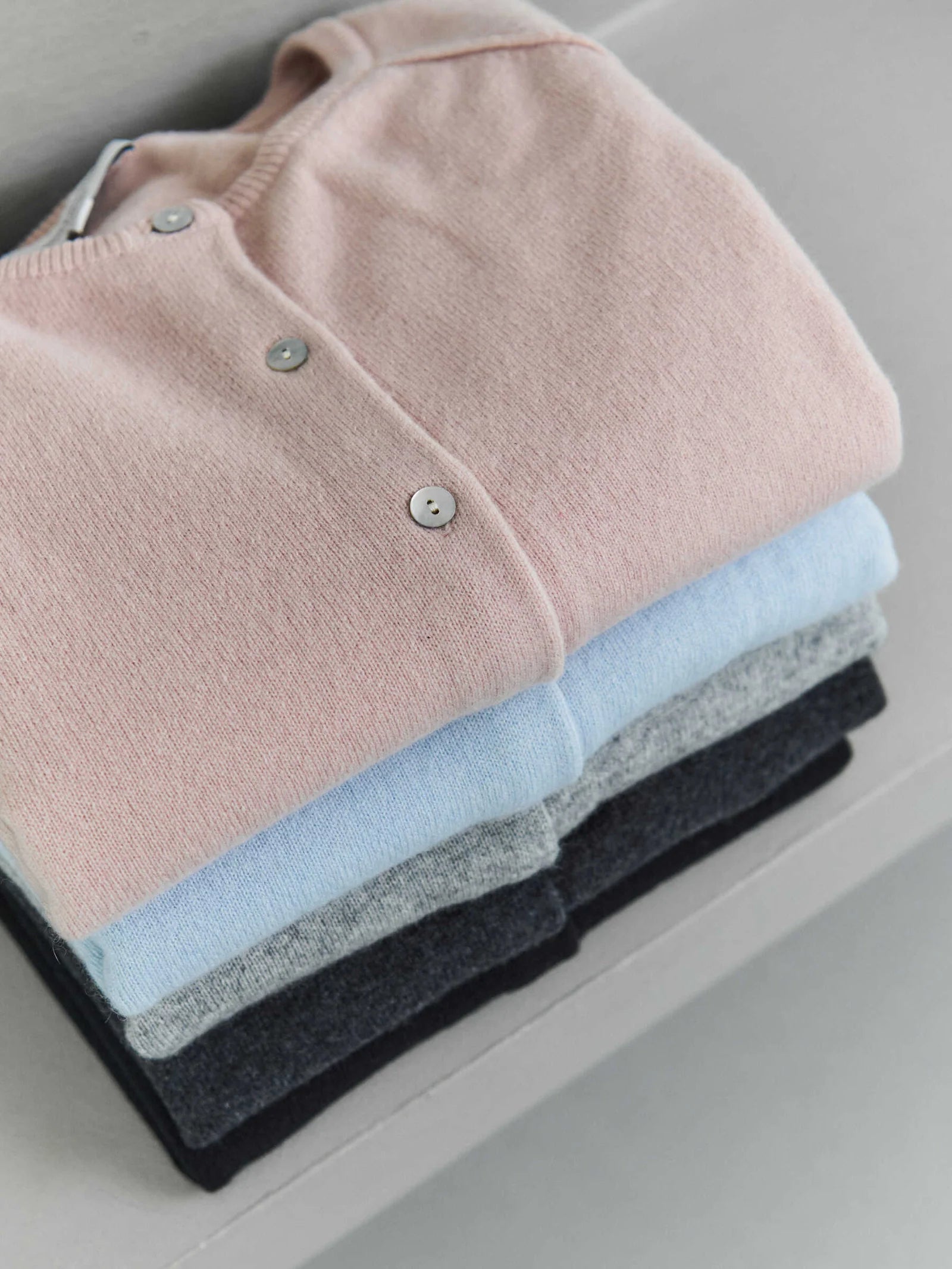 Laica O-Neck Cardigan, Svart