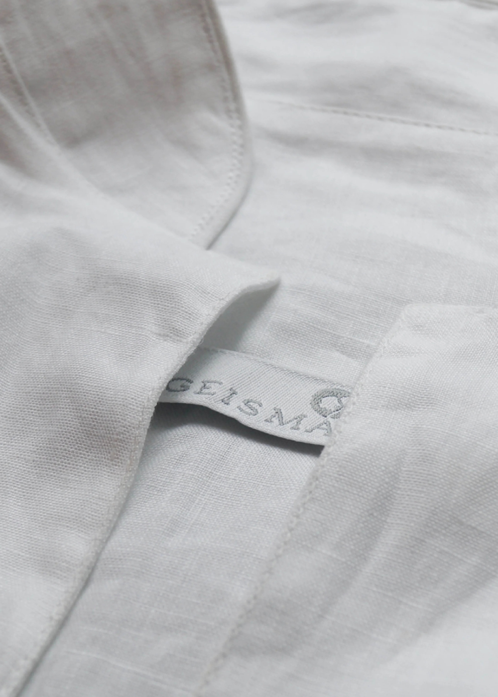 Anna Natskjorte, Hvid hør