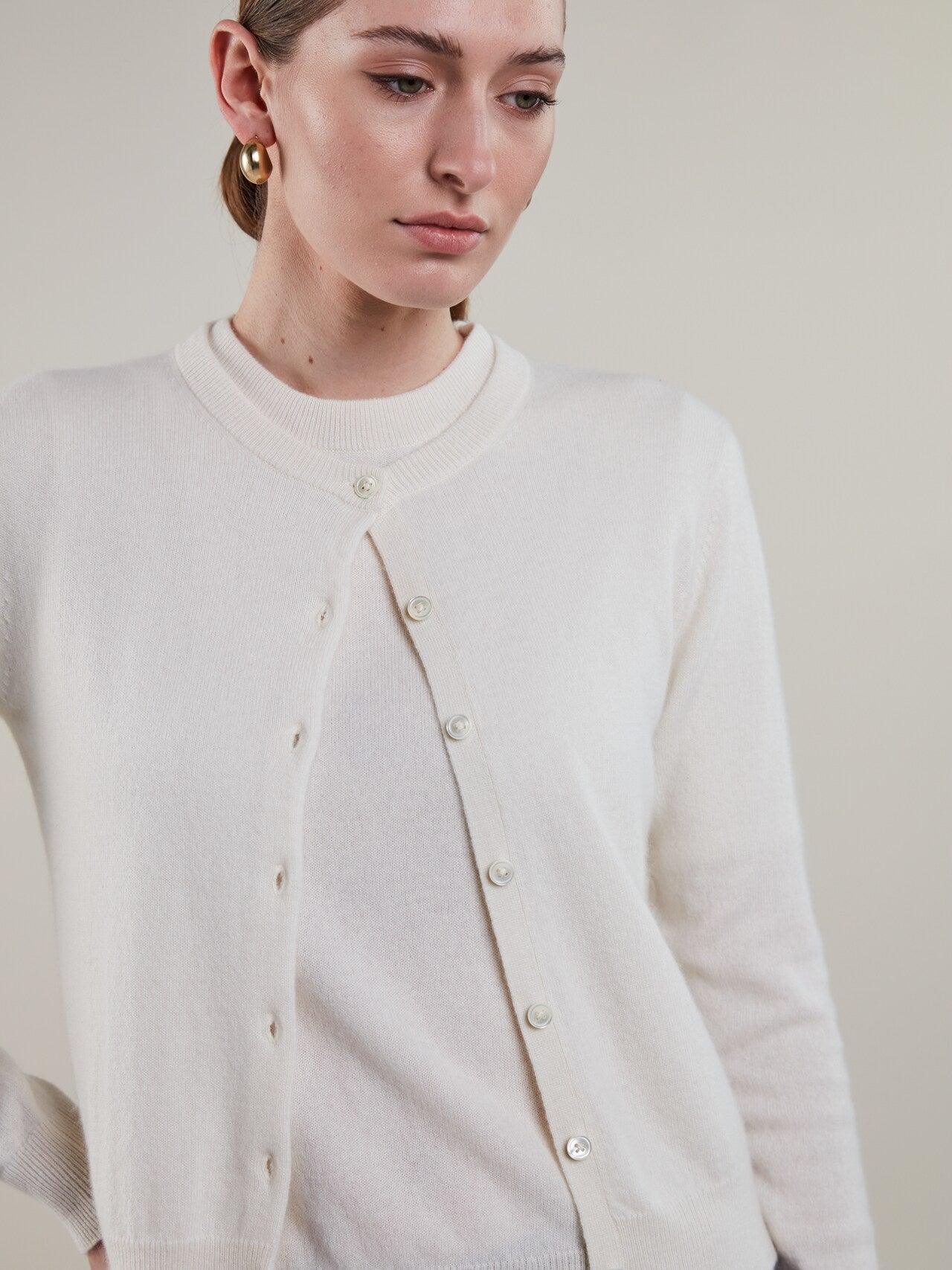 Judith Kashmirkofta, Off White