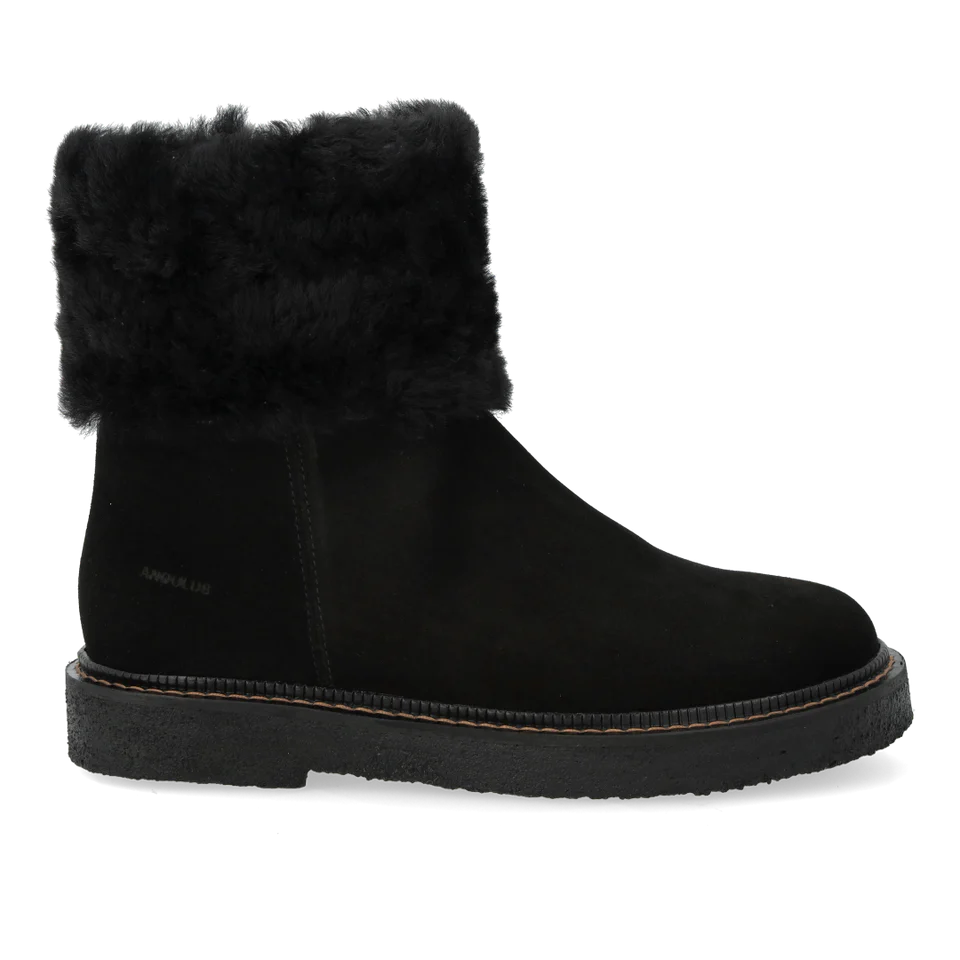 Mockastövel med mjukt lammullsfoder, svart