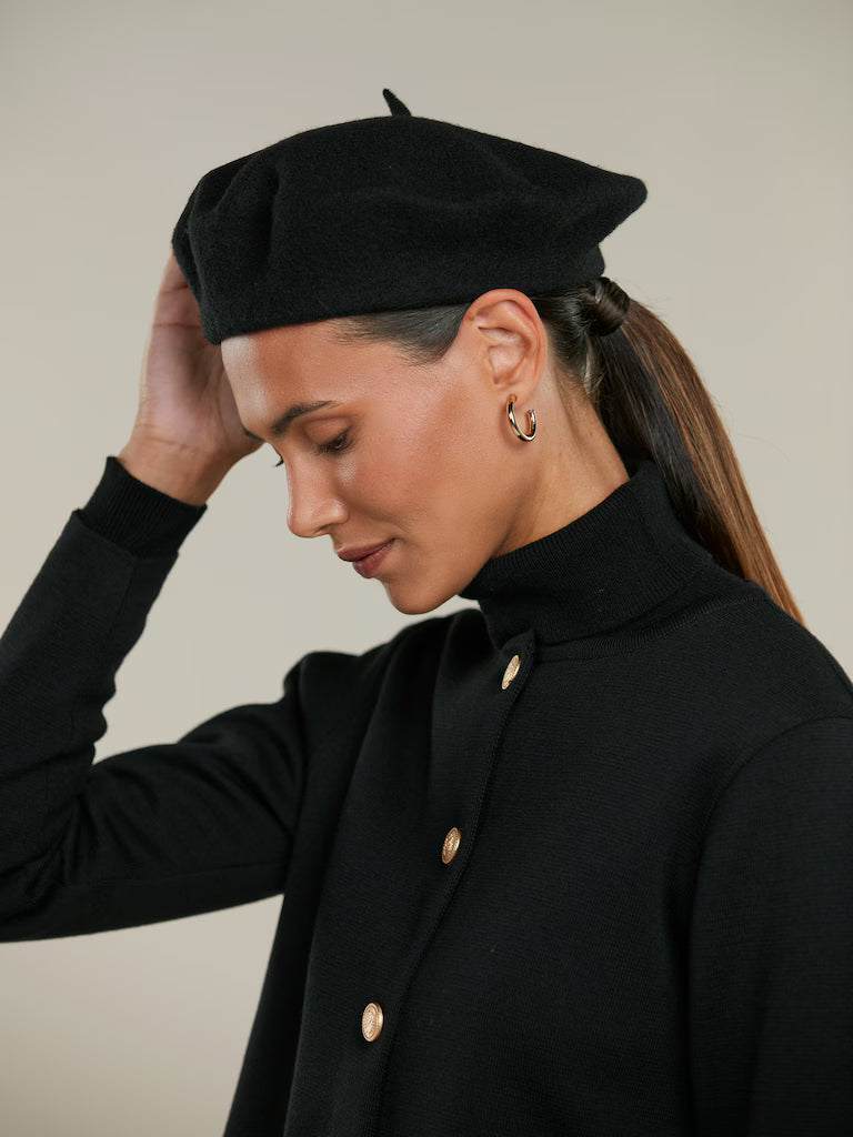 Sort baskerhue i uld