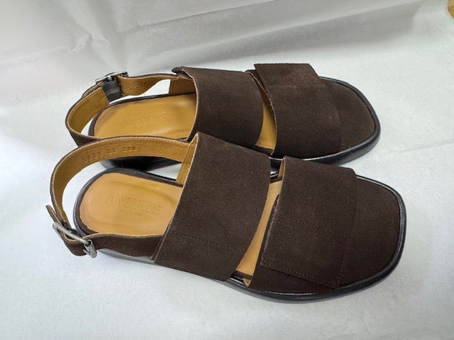 Sandal med spänne och justerbara kardborreband, Mörkbrun