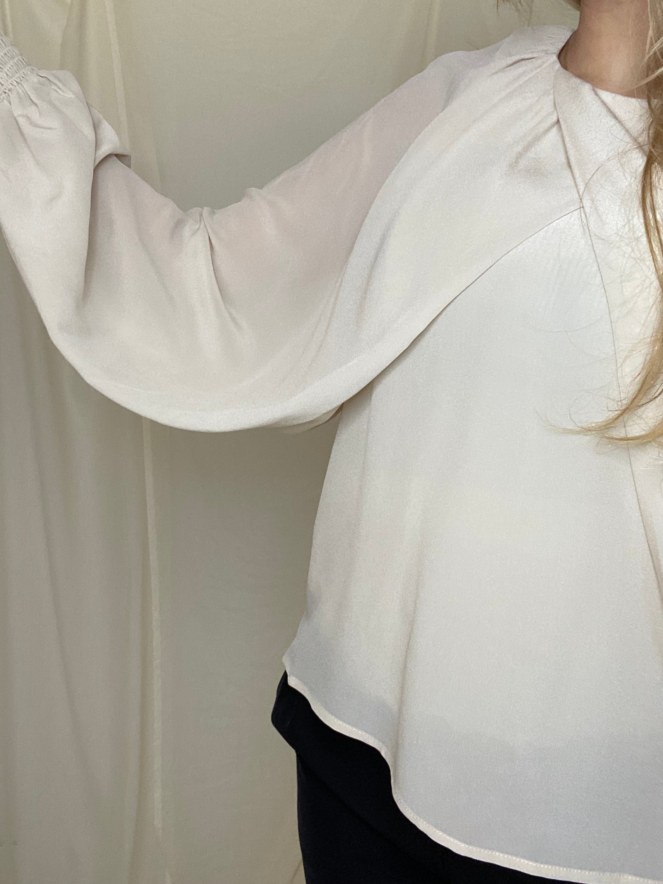 Vikkama Blus, Champagne.