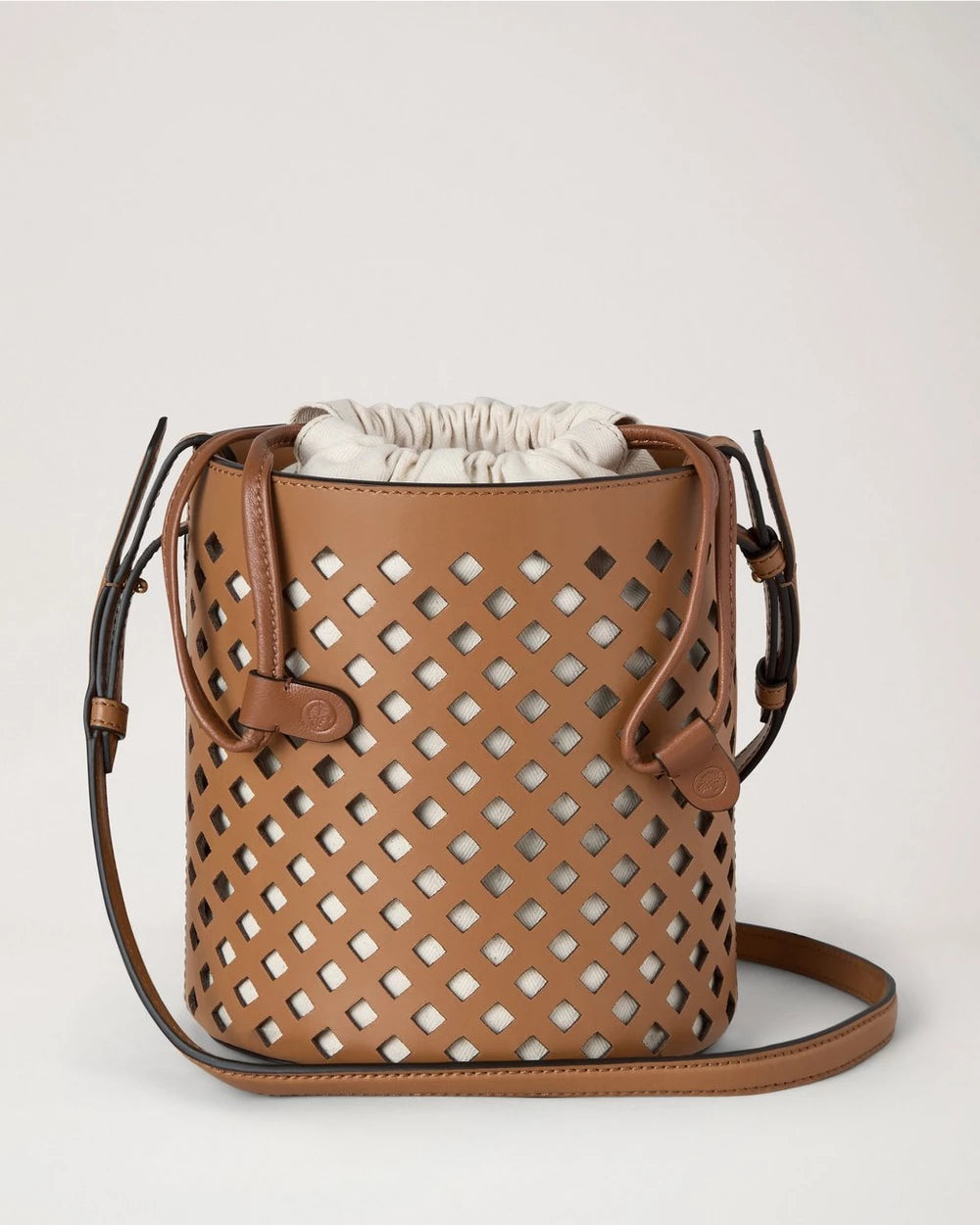 Perforerad hink, kola