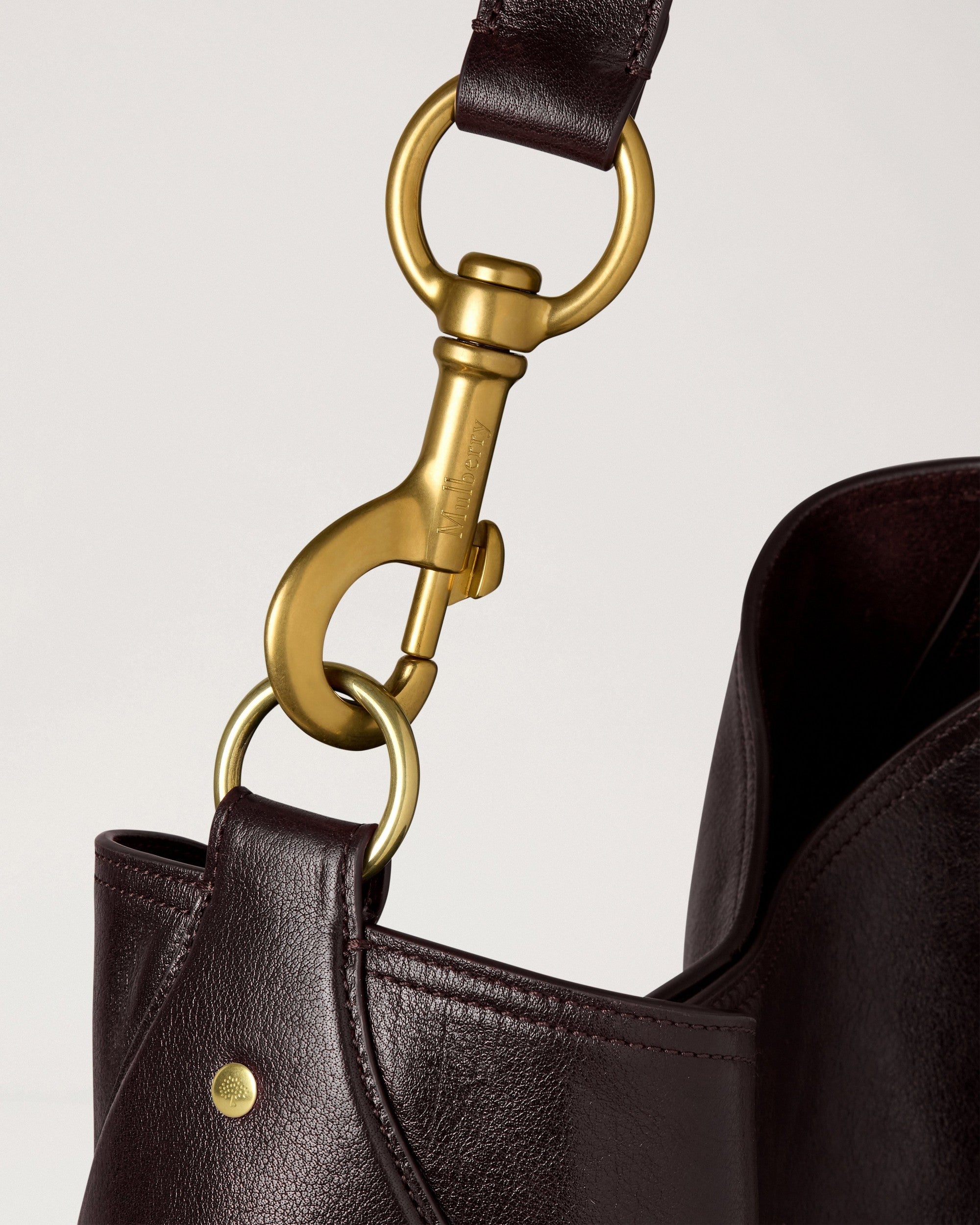 Hackney Axelväska Shiny Buffalo, Ebenholts