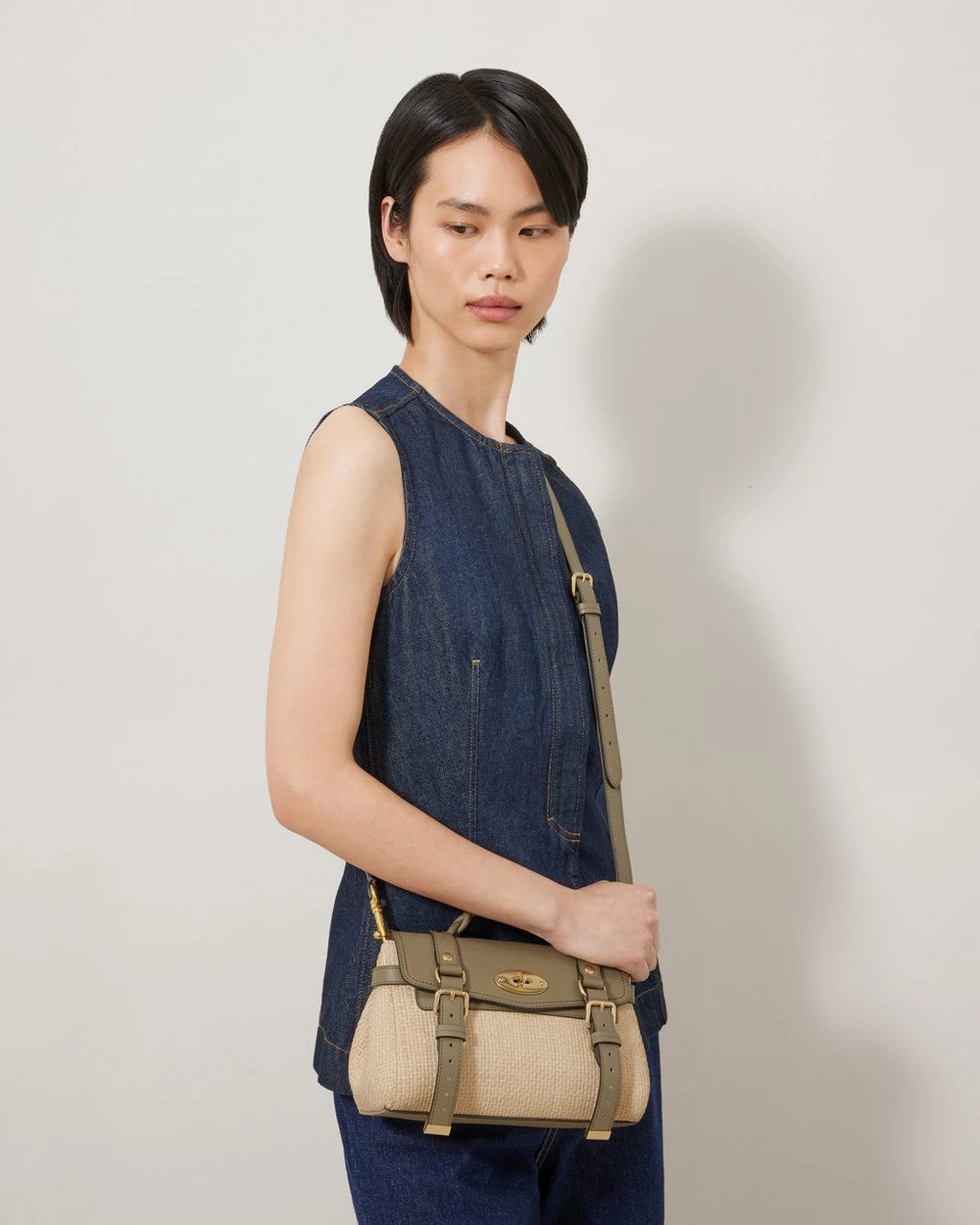 Mini Alexa, Raffia & Läder, Linnegrön - Naturfärgad