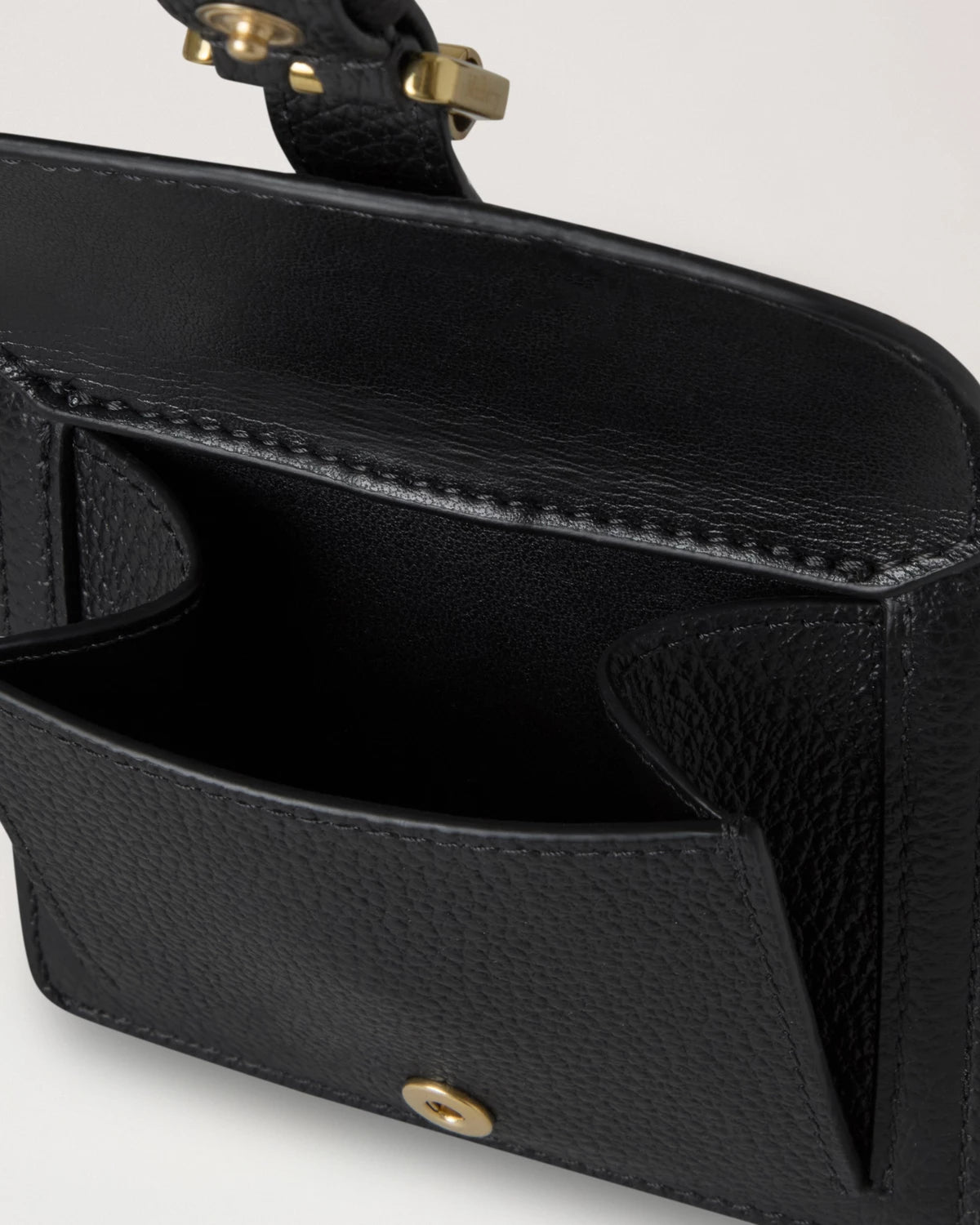 Roxanne Wallet, Black