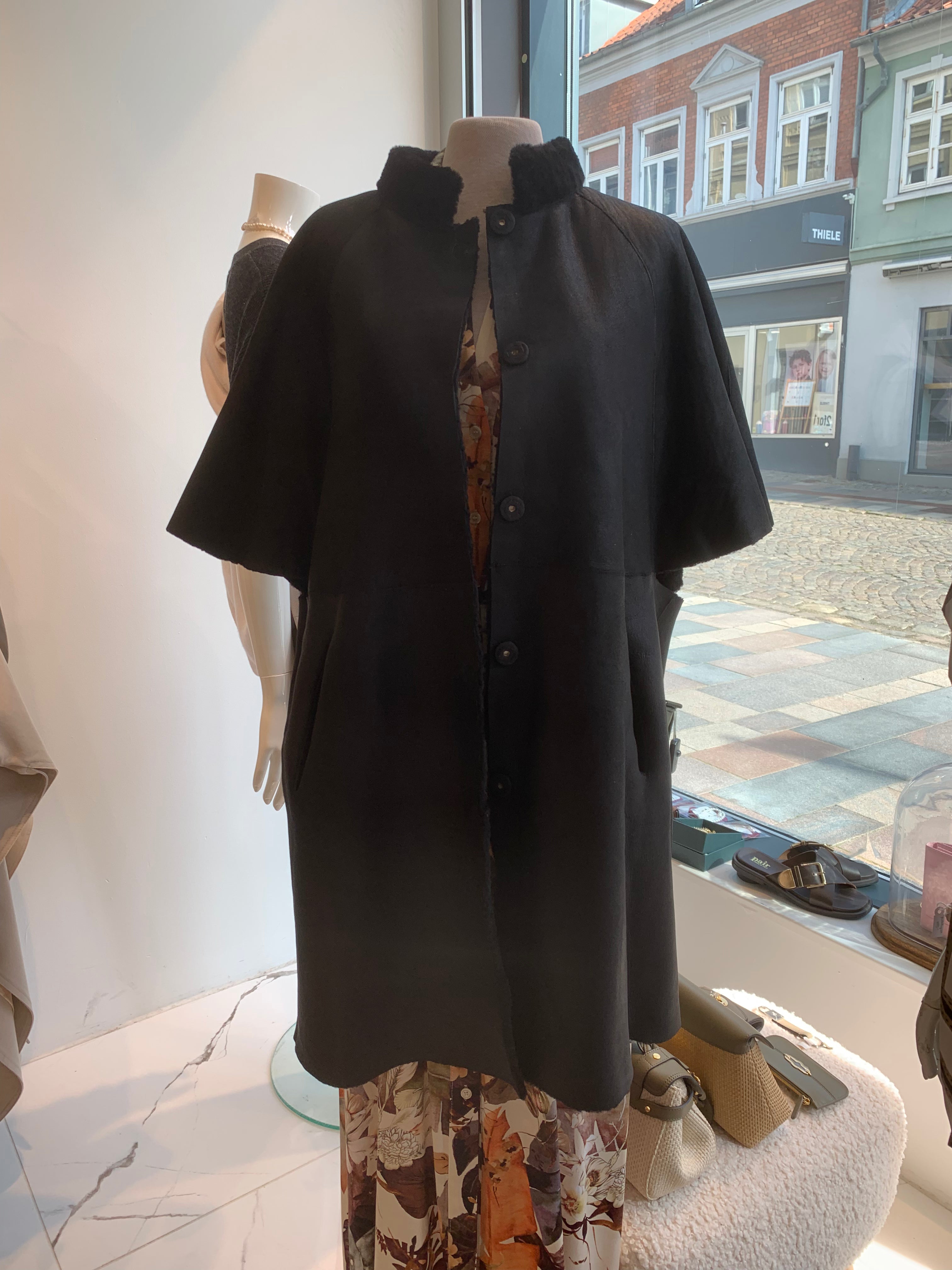 Adelina Reversible Vest, Black