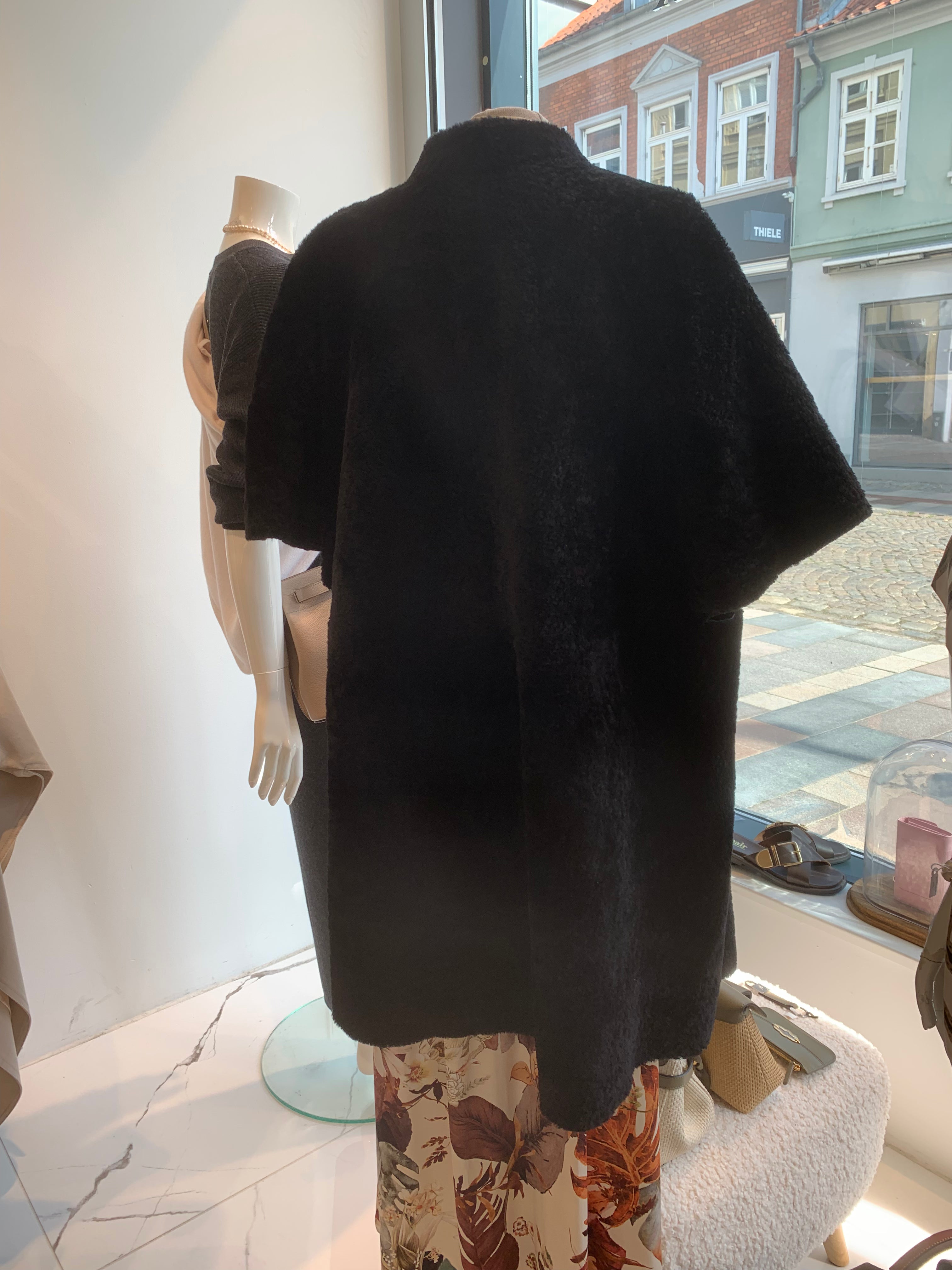 Adelina Reversible Vest, Black