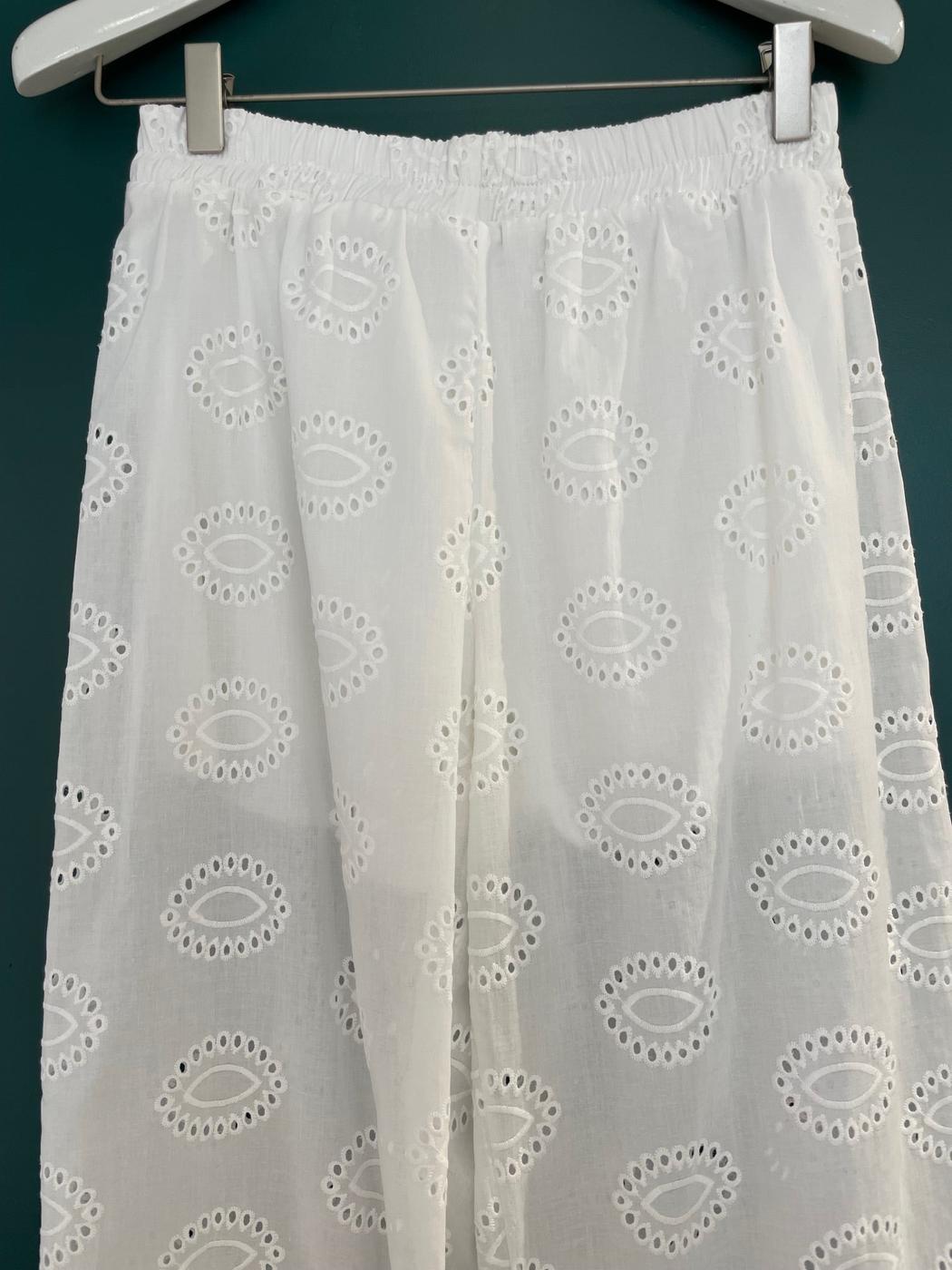 Byxor med hålmönster, Pantaloni Bianco