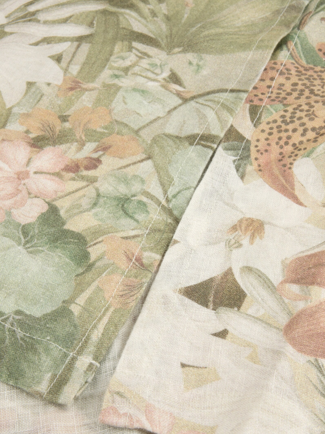 Julia Beige mönstrad klänning