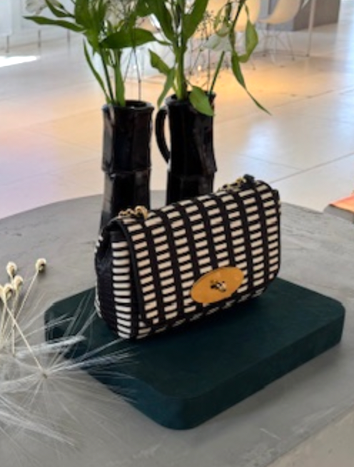 Lily Shoulderbag in Ebony - Eggshell
