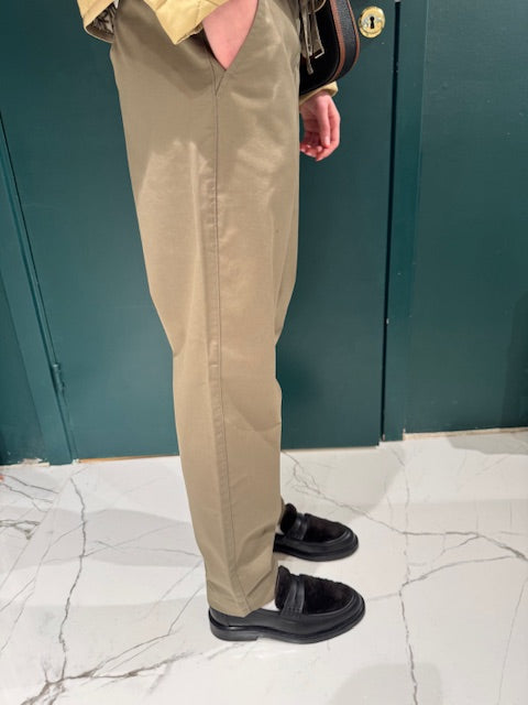 Mara Hose, Khaki