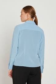 Pugia Sidenskjorta, Fallskärmshoppare