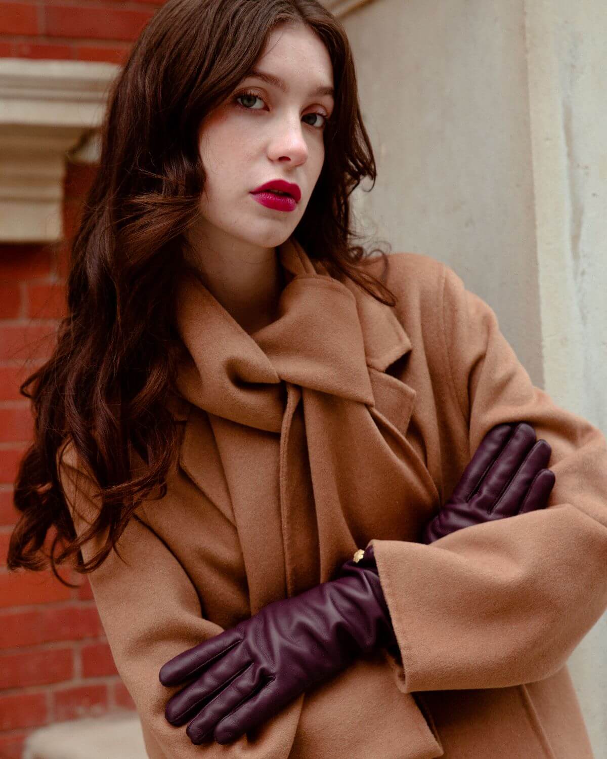 Anna Läderhandskar Plommon, Plommon