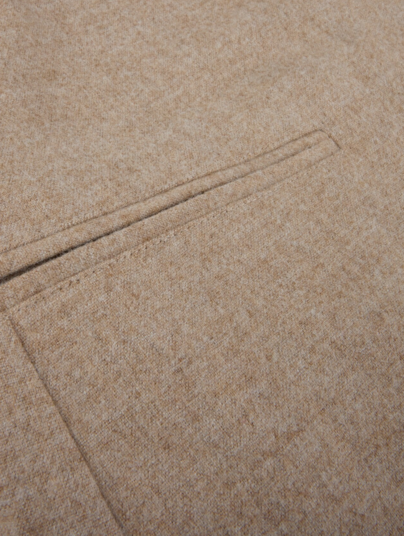 Elisabeth Ulljacka, Beige