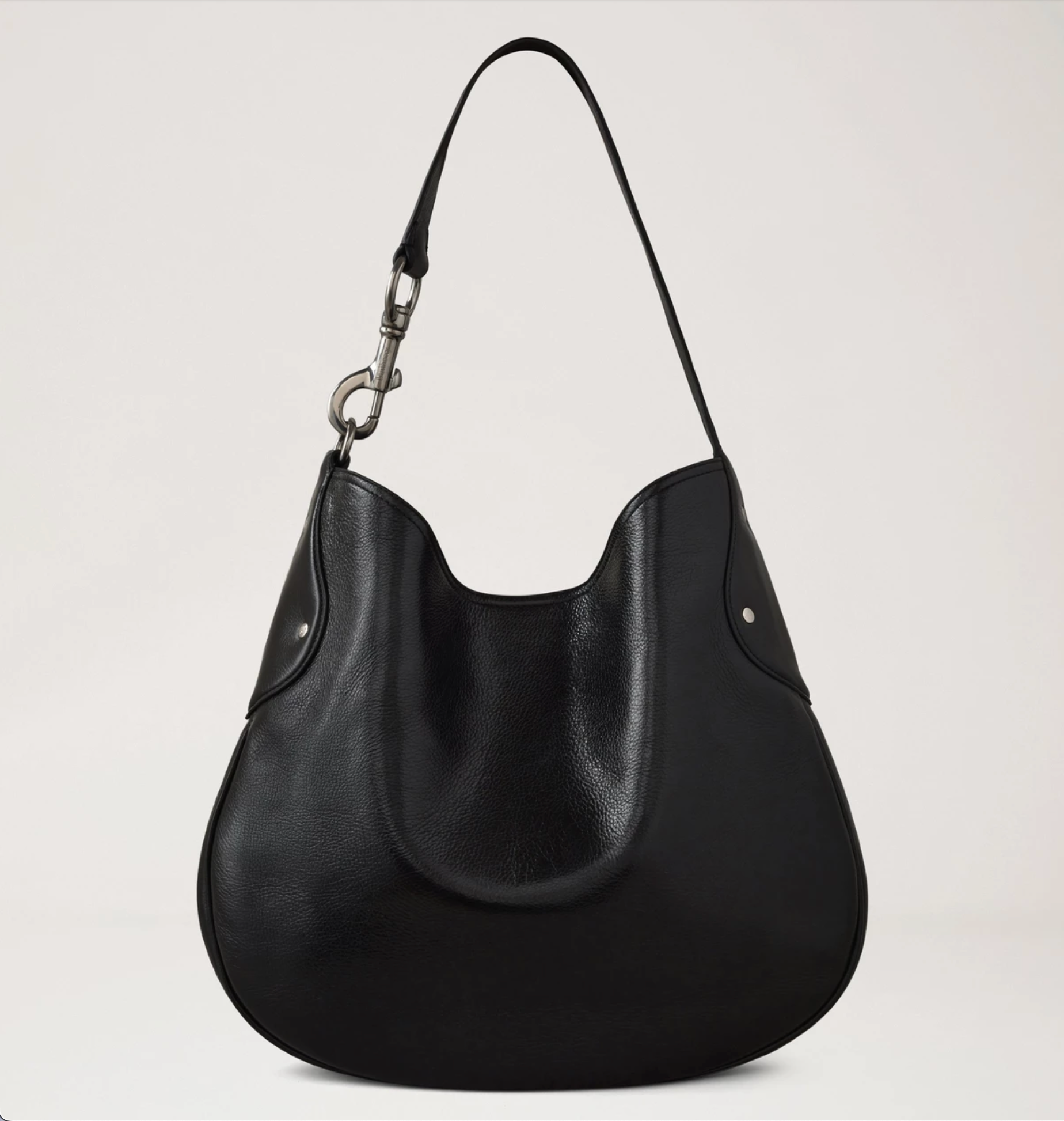 Hackney Schultertasche, schwarzes Hochglanzleder