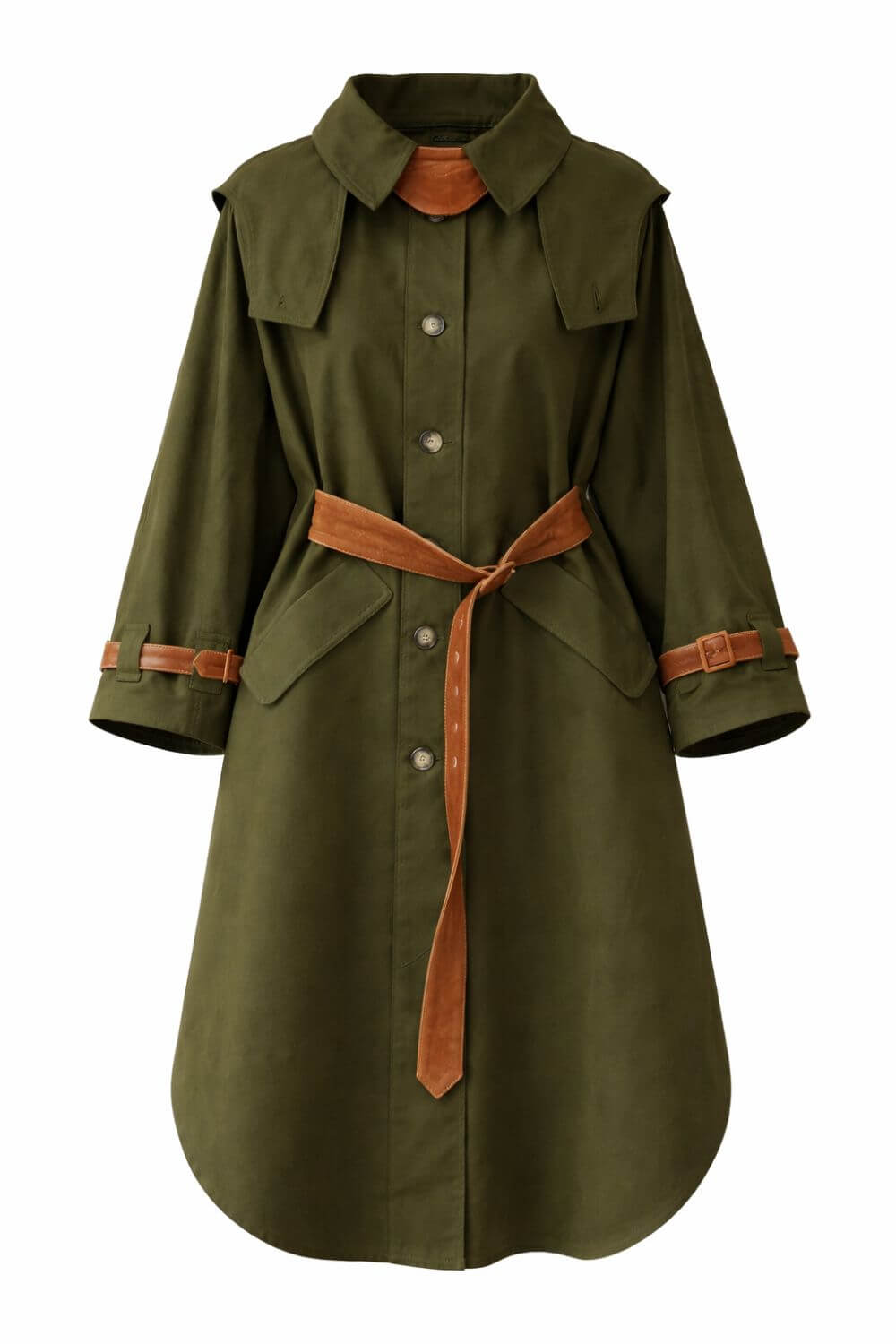 Armygrøn trenchcoat med brunt bælte fra Benedikte Utzon