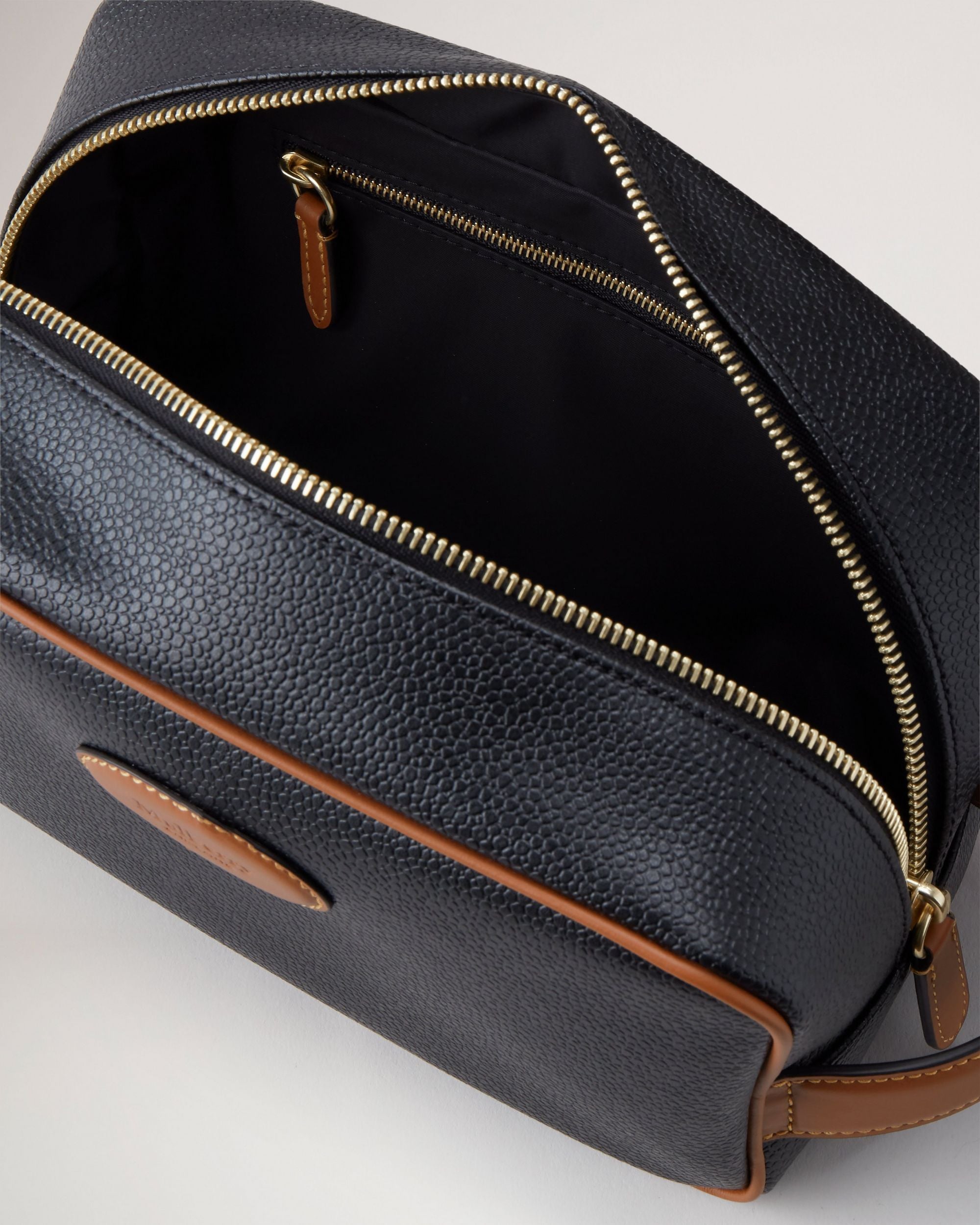 Wash Case Eco Scotchgrain, Black -Cognac