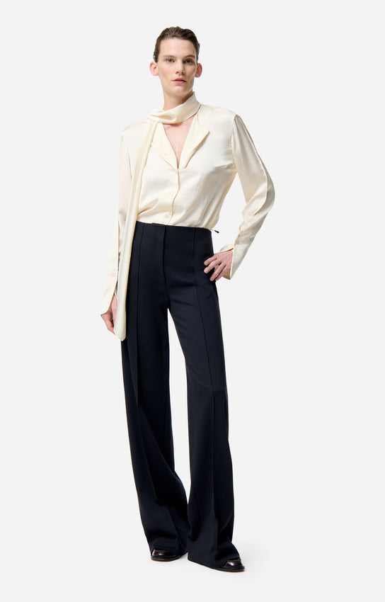 Faru Pantalon, Marine