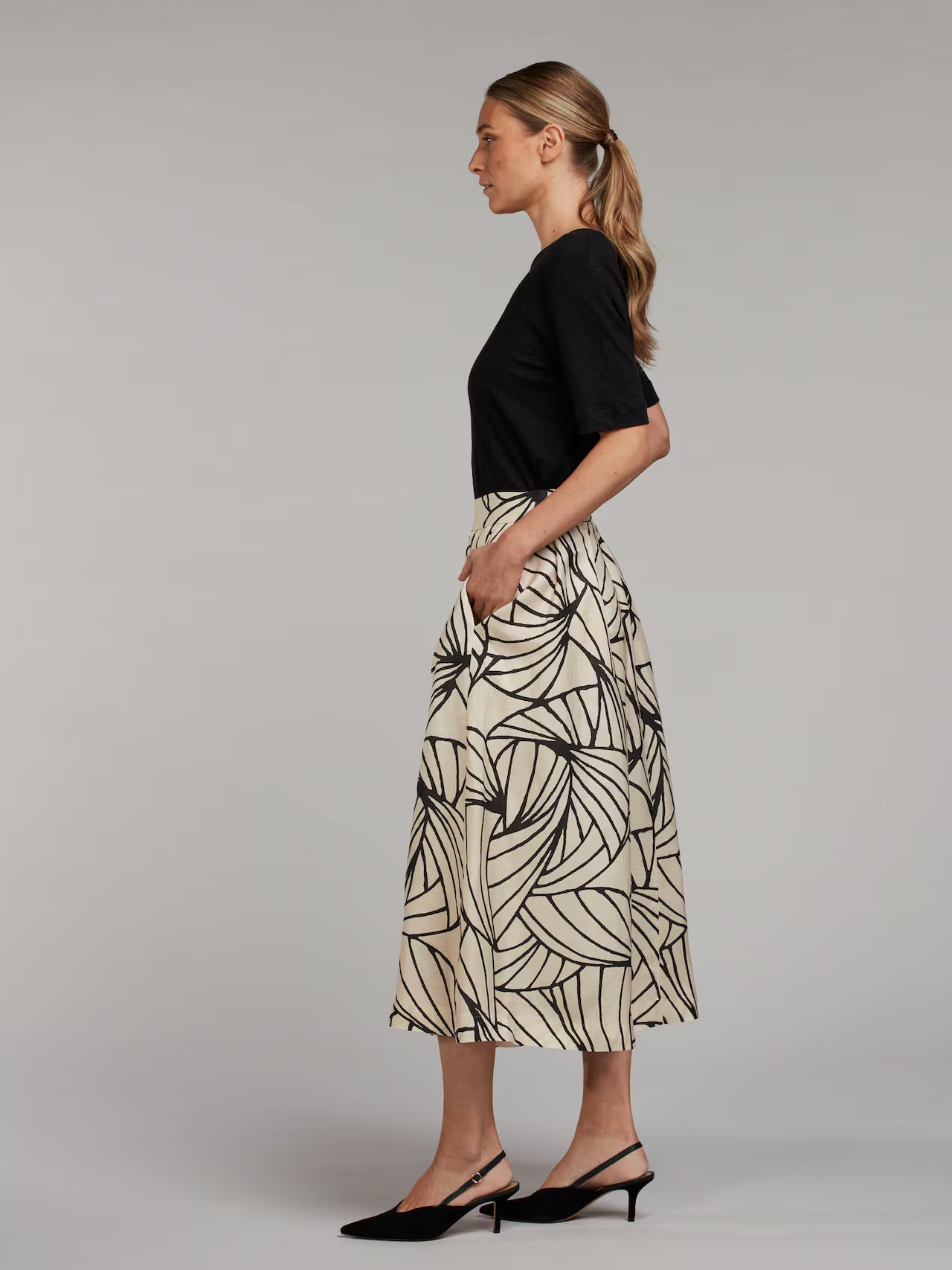 Kathryn Linen Skirt - Beige/Black