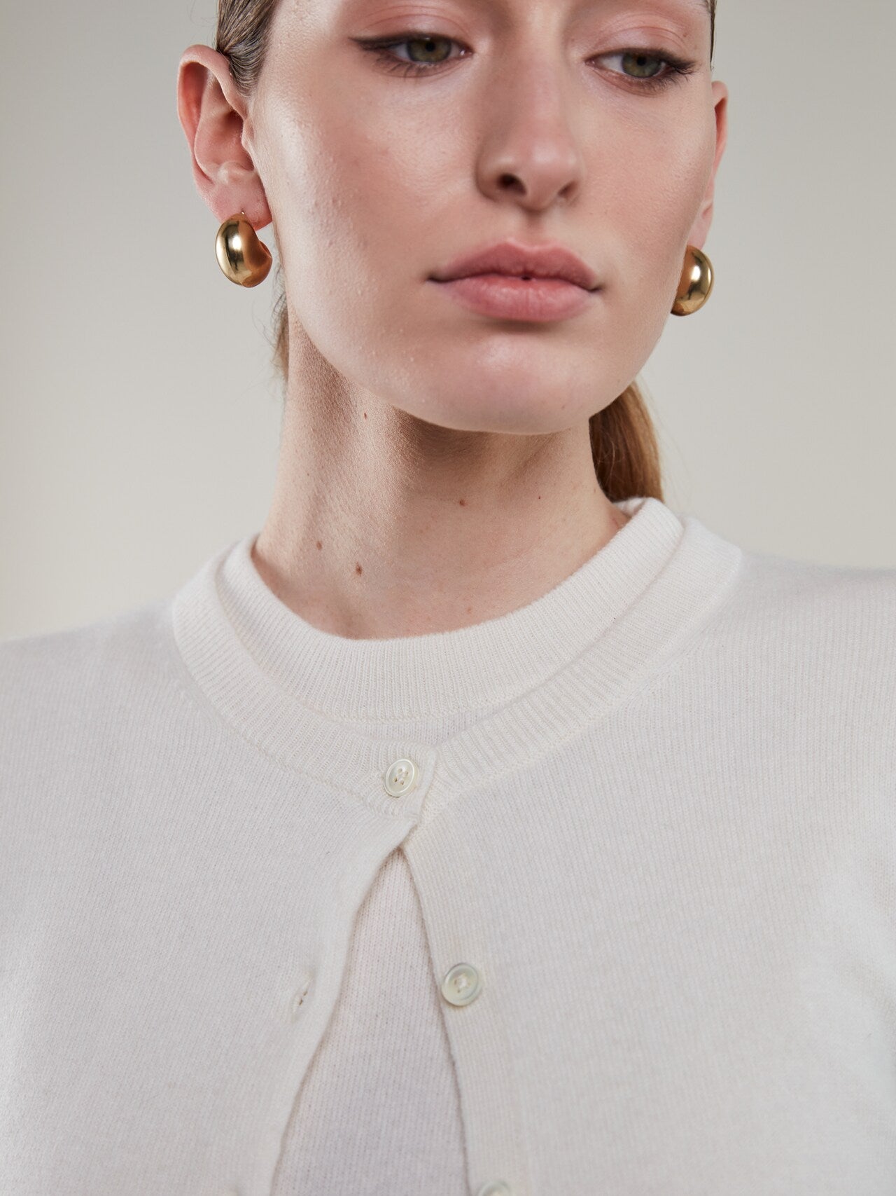 Judith Kashmirkofta, Off White