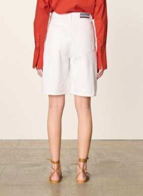 Elouan Shorts, Ecrü