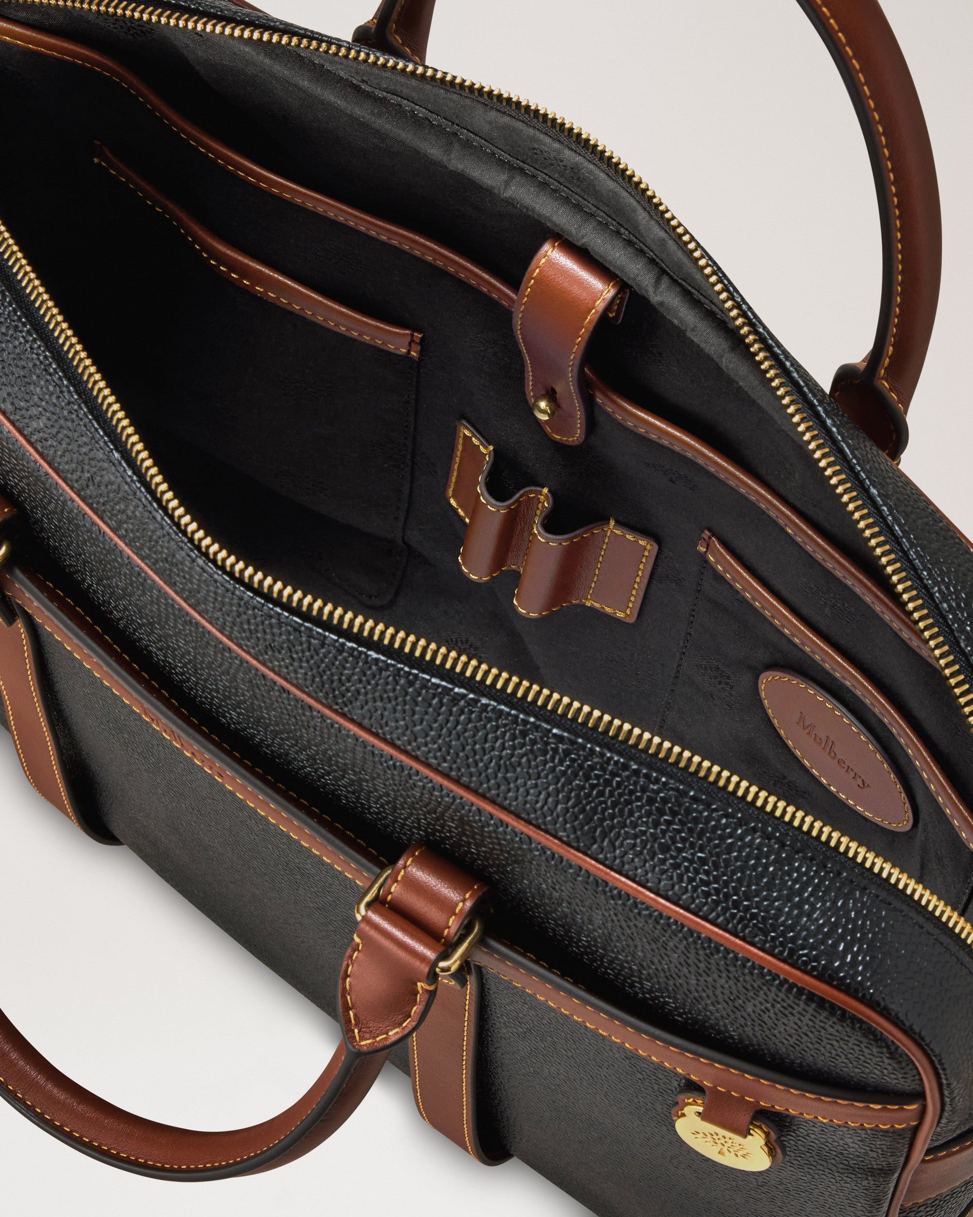 Heritage Briefcase in Scotchgrain, Black - Cognac