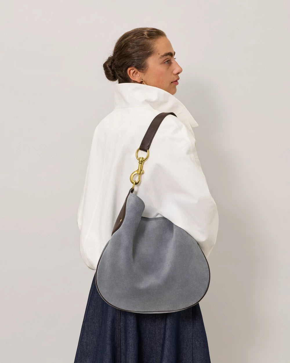 Hackney Shoulderbag in Suede, Foggy Grey