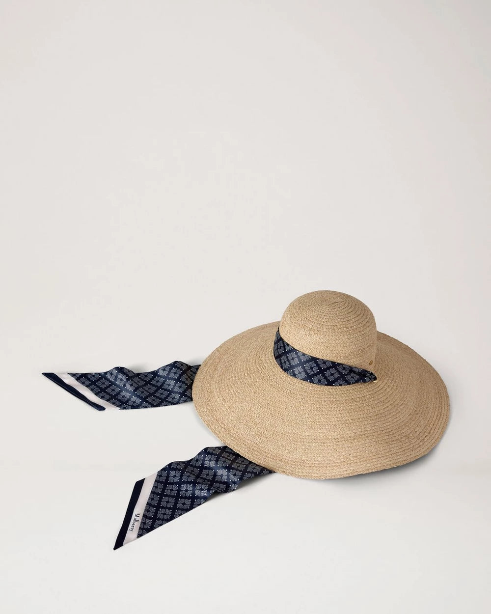 Solhatt med halsduksdetalj, beige