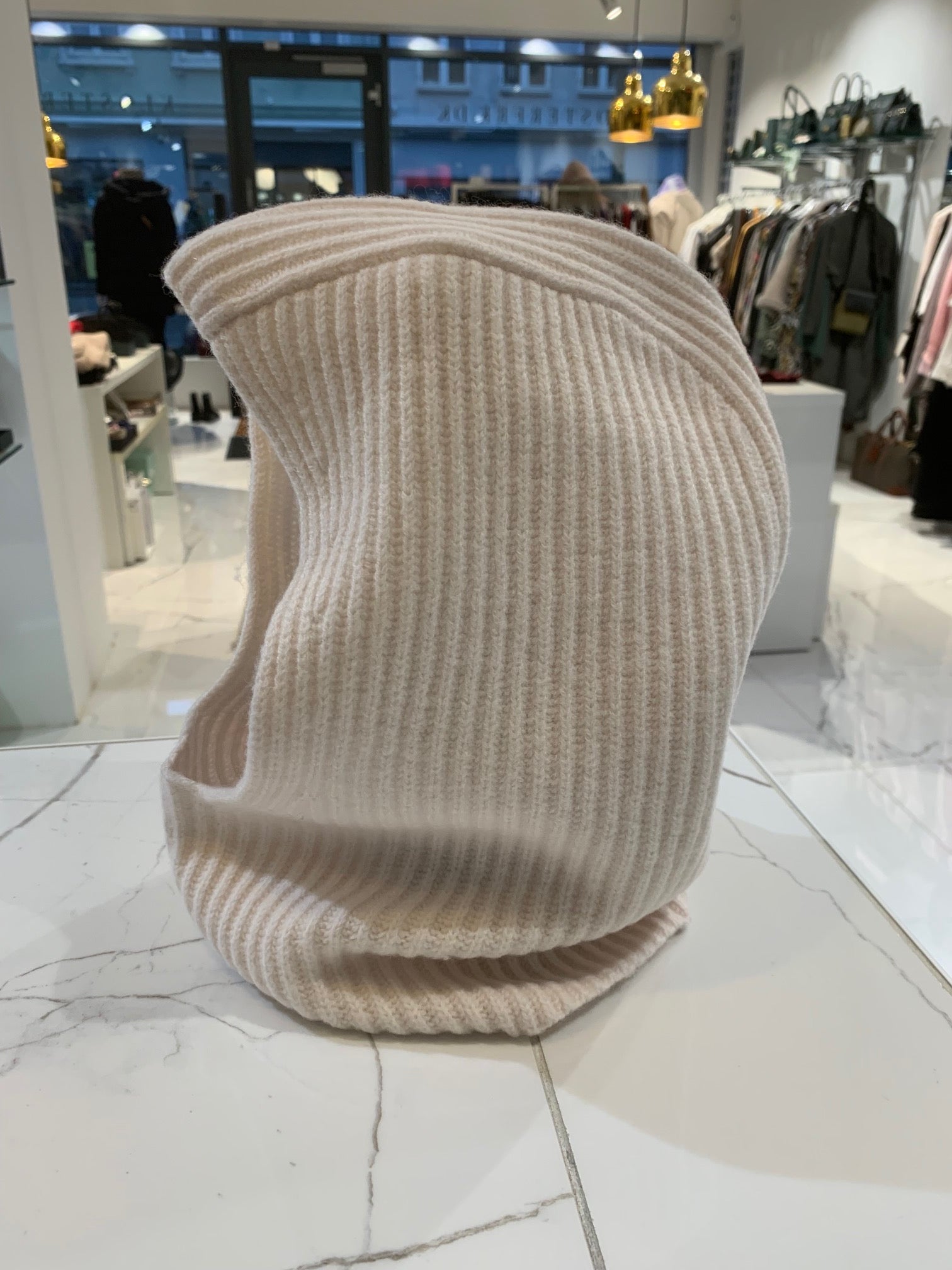 Balaclava, Offwhite