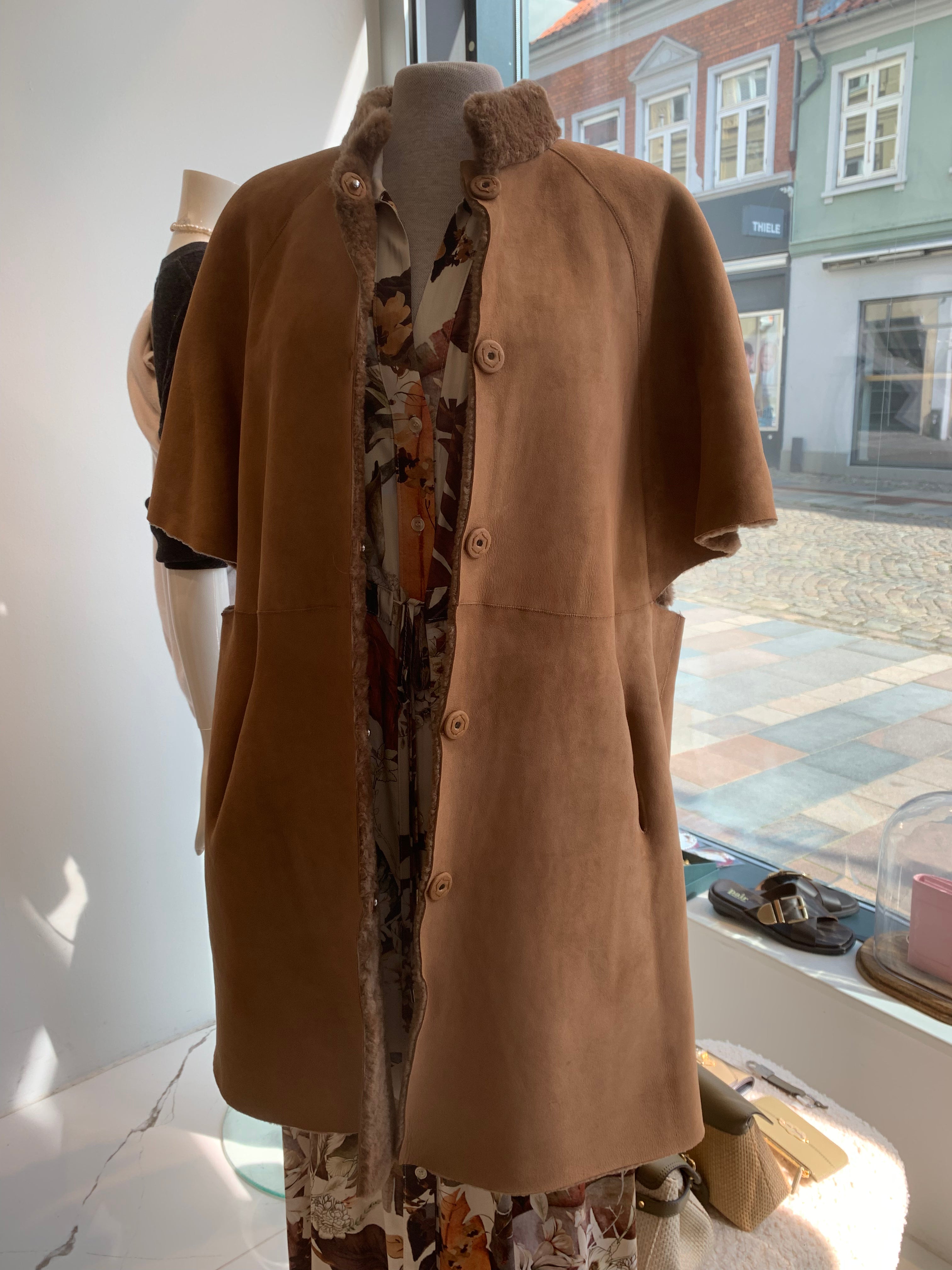 Adelina Reversible Vest, Doodle Brown