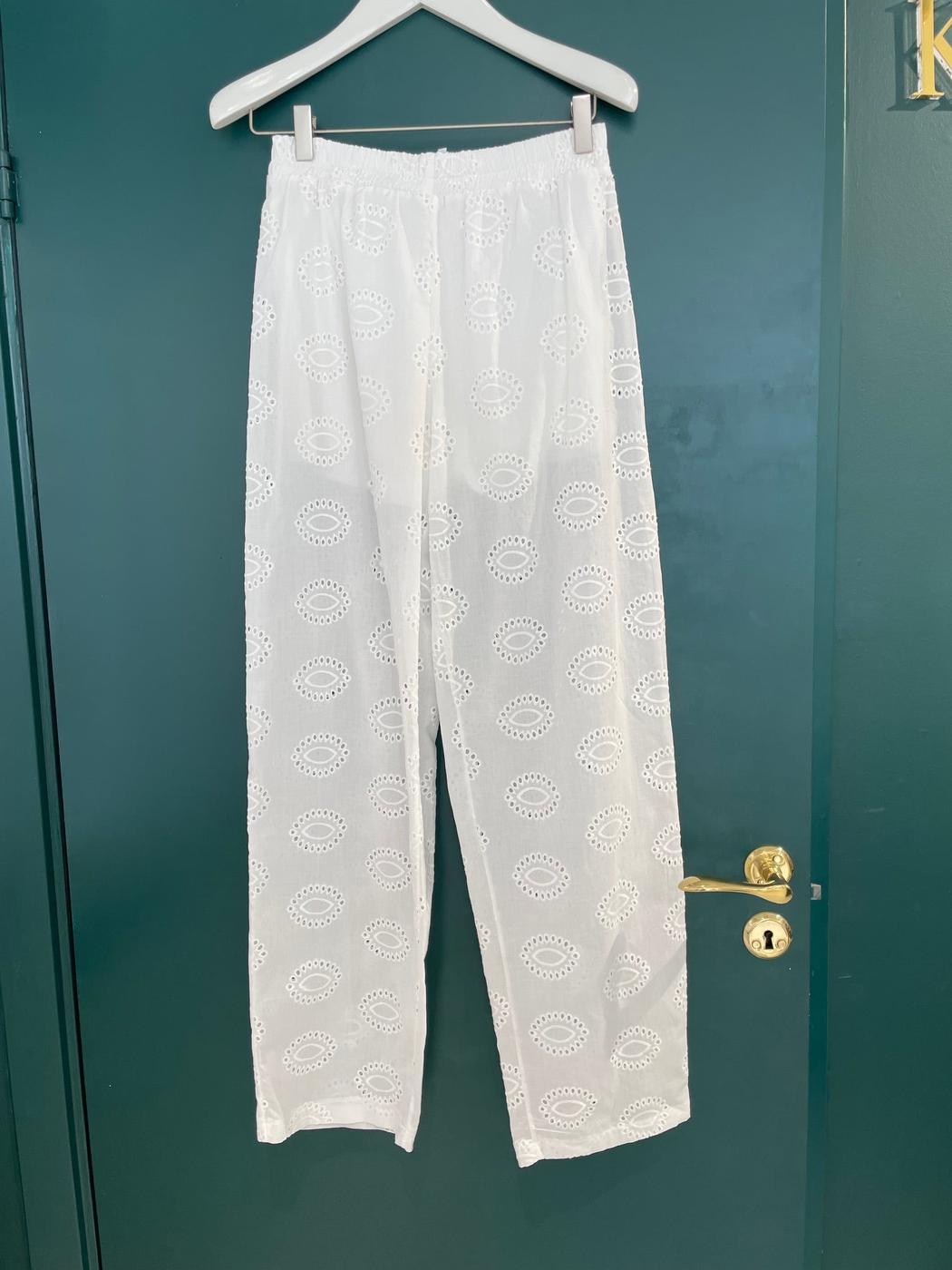 Byxor med hålmönster, Pantaloni Bianco