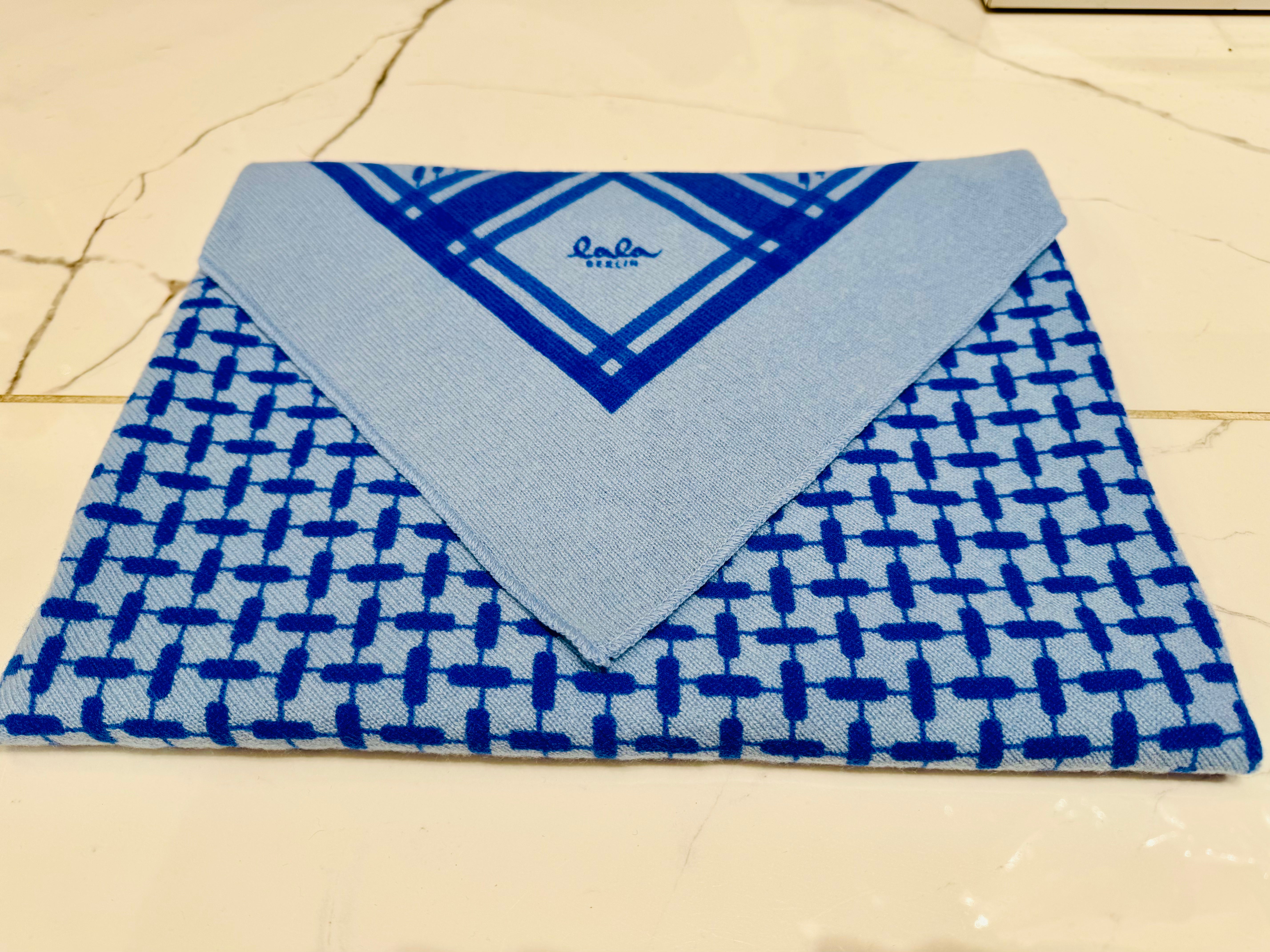 Triangle Trinity M Cashmere, Atlantic