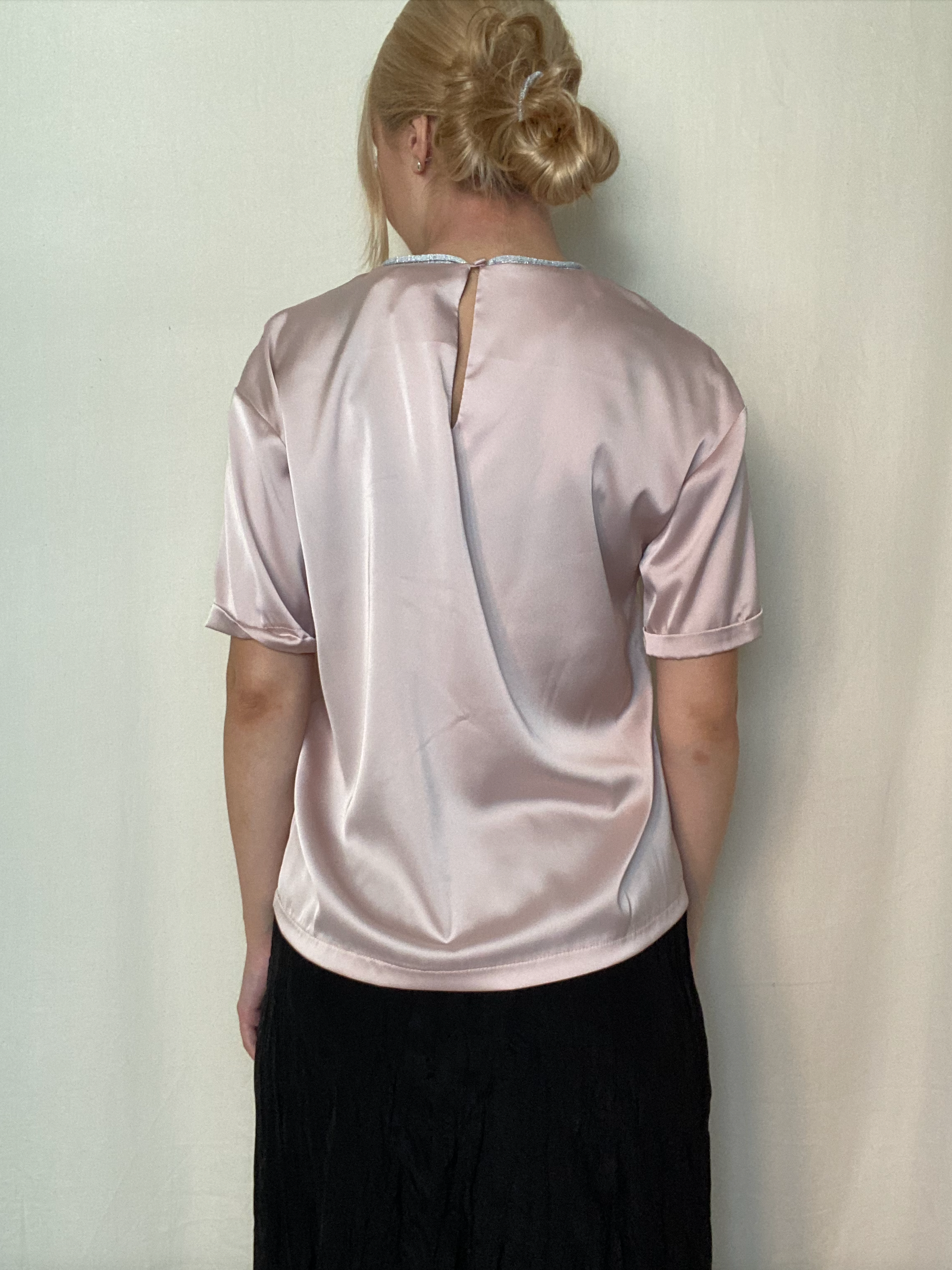 TV44IDG Top With Silver Neck, Rose