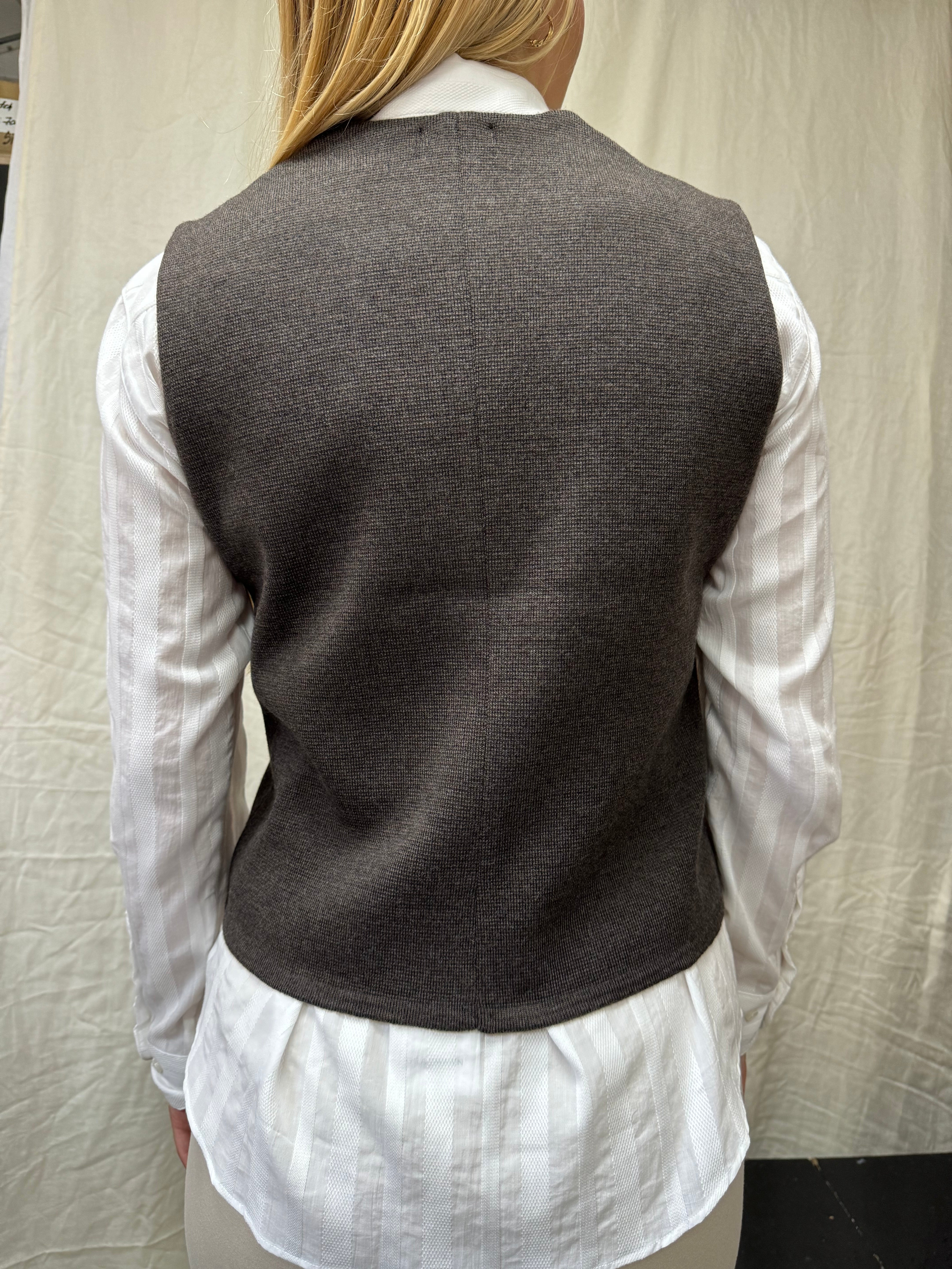 Inga, Knit Vest, Dark Brown.