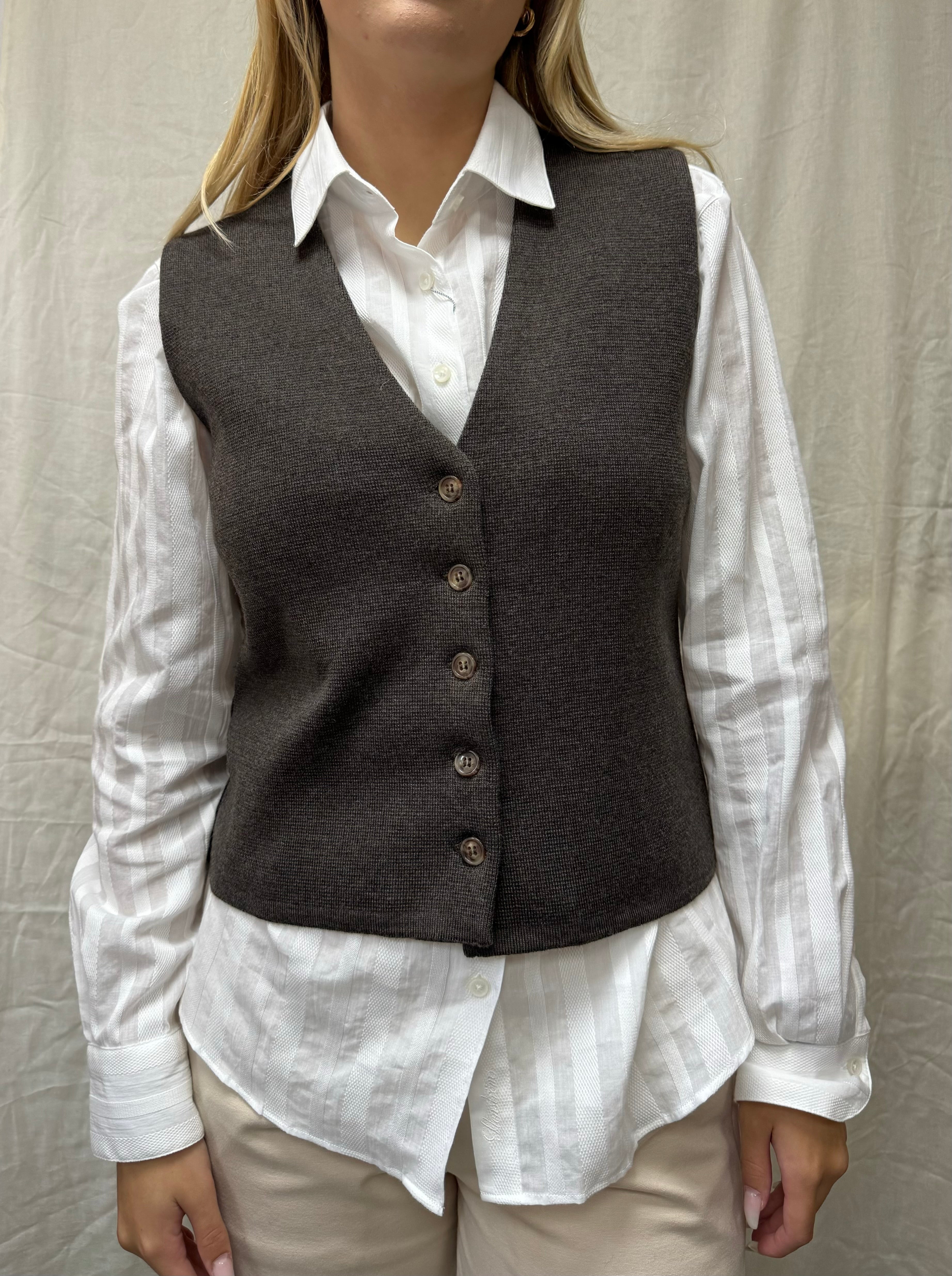 Inga, Knit Vest, Dark Brown.