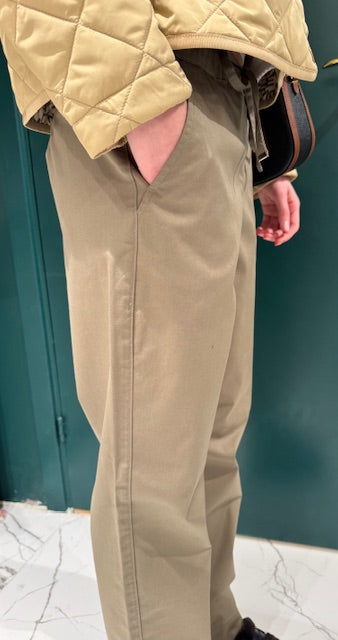 Mara Hose, Khaki