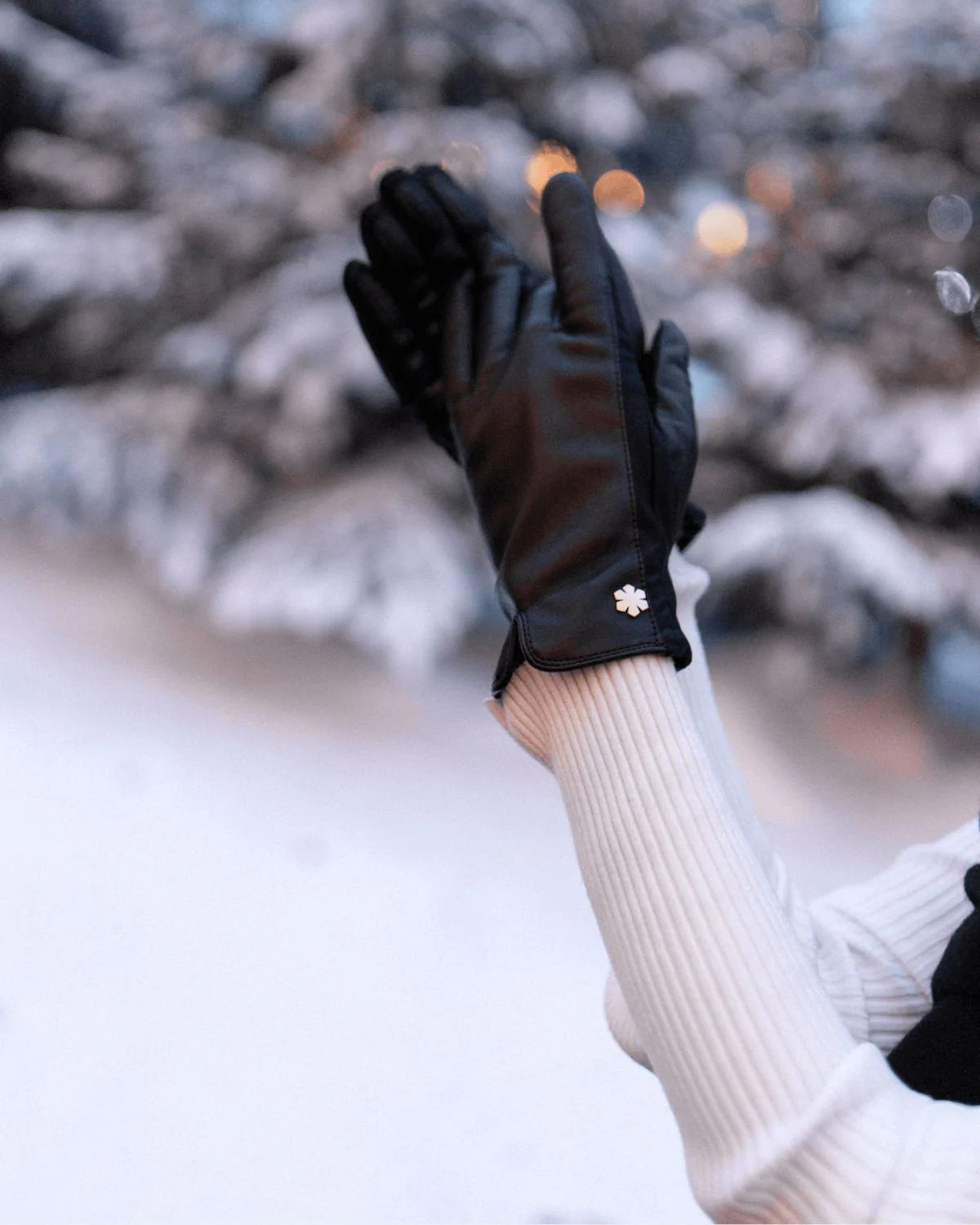 Victoria Handskar, Svarta