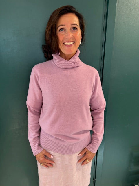 RWLaica Cashmere LS Roll Neck, Dawn Pink