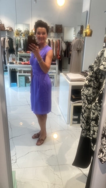 Short silk dress with knock-on effect, Purple.