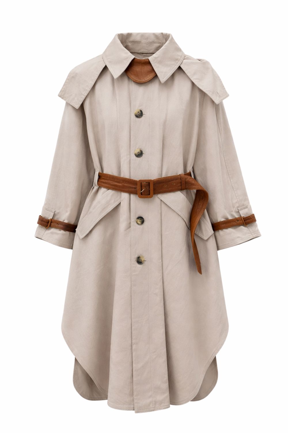 sandfarvet trenchcoat med brunt bælte fra Benedikte Utzon