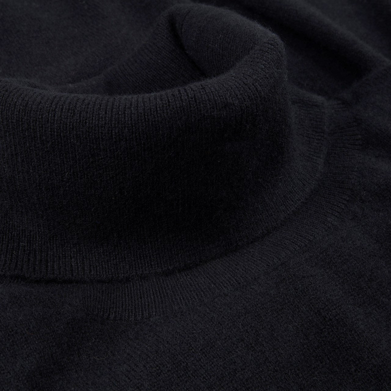 Susanna, Cashmere Roll Neck, Black